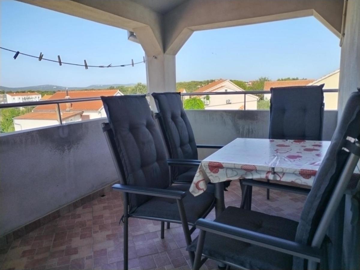 Apartman Kristina Sa Dvije Sobe Biograd Na Moru Exterior photo